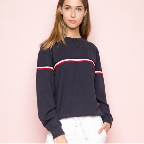 Brandy Melville Tops - Brandy Melville Gracen Sweatshirt
